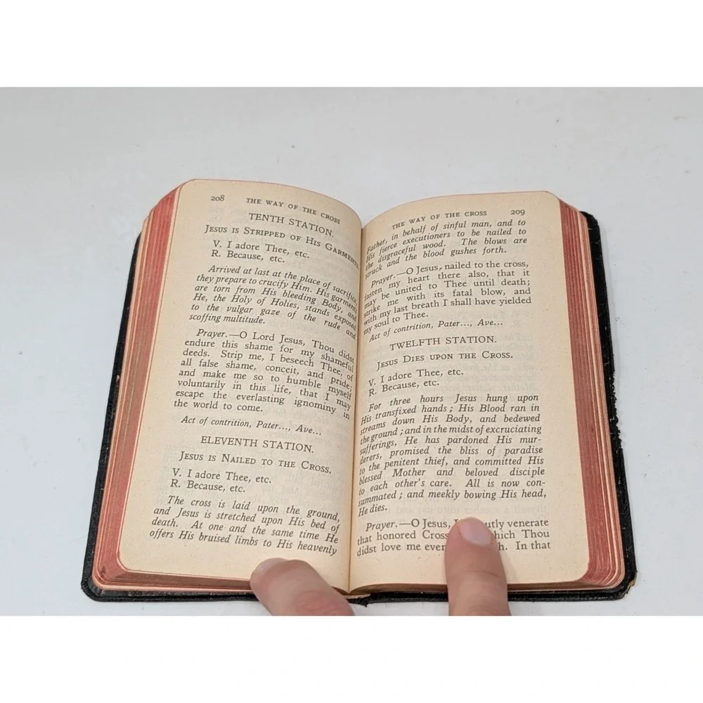 1949 The New Key of Heaven A Complete Prayerbook for Catholics Leather VTG 1940s